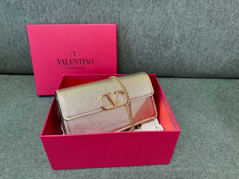 Va1e*ntin0 satchel bag